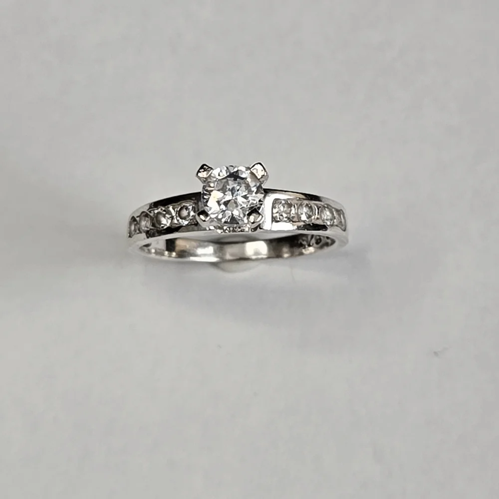 Stunning Sterling Silver Promise Ring - Picture 4 of 13